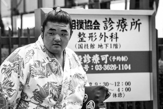 Private Tour Tokyo - the Harmony of Modernity and Tradition - Taking in the Bustle of Tsukiji Fish Market