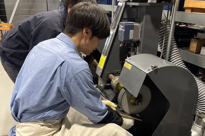 Private Tsubame Sanjo Fruit Knife Making Tour With Licensed Guide - Safety Precautions and Accessibility