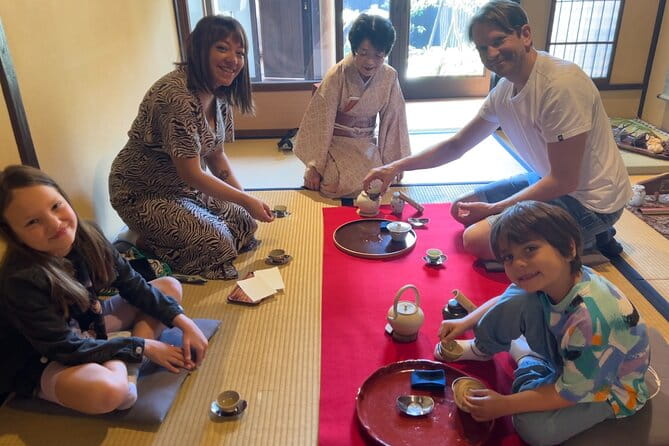 Sencha-do the Japanese Tea Ceremony Workshop in Kyoto - Knowledgeable Instructors