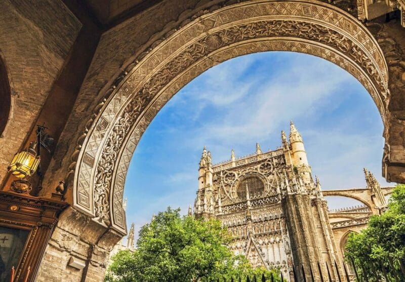 Seville: Cathedral and Giralda Tower Guided Tour and Tickets - Meeting Point Details