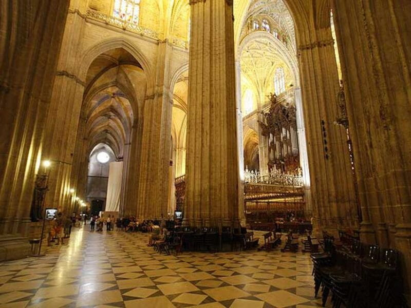 Seville: Cathedral Guided Tour W/ VR City Tour & Roof Lunch - Roof Restaurant Lunch