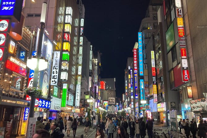 Tokyo Japanese Local Bar Night Tour in Shinjuku - Memorable Moments With Fellow Travelers