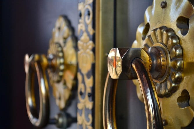 Tokyo Walking Tour With Professional Guide - Cancellation Policy