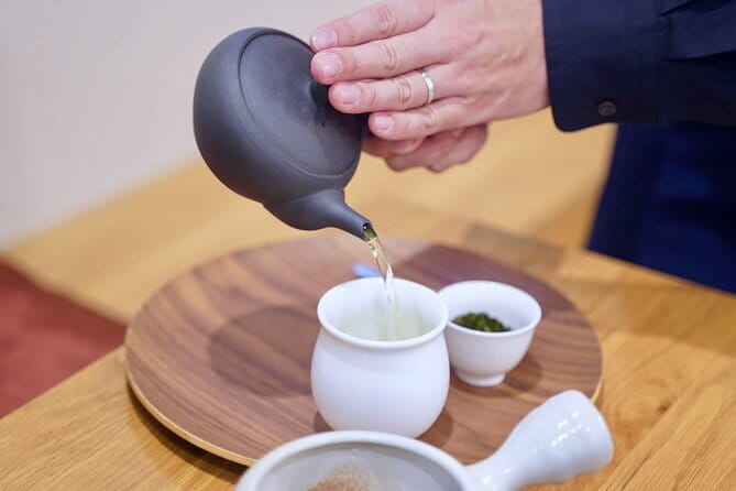 Traditional Japanese Sencha Tea Brewing Lesson With Sweets - Savoring the Experience With Japanese Confectionery