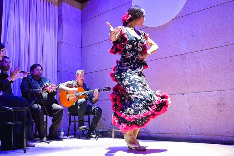 Valencia: Flamenco Show at La Linterna - Tips for Attendees