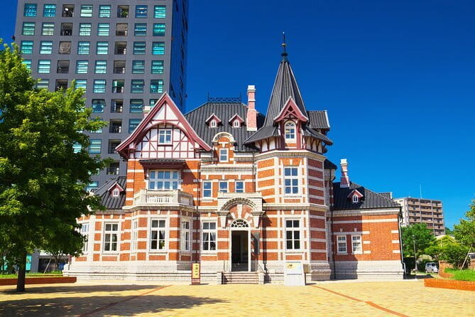 YokaBus Kokura Castle Tea Ceremony and Japan Toilet Innovation - Key Points