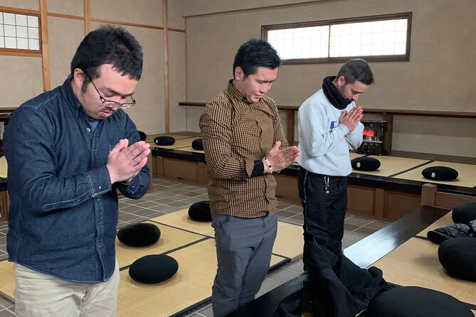 Zen Meditation and Higashiyama Temples Walking Tour - Nearby Attractions and Accessibility