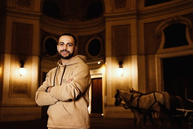 1.5 Hour Cinematic Style Portrait Photoshoot and Tour in Vienna - The Charm of Volksgarten and Hidden Corners