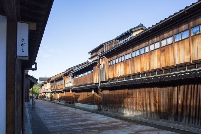 1-Day Kanazawa, Kenrokuen Garden, Samurai District & Sushi-making - Key Points