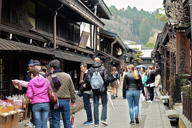 1 Day Private Charter Tour to Takayama & Shirakawago - Traveler Feedback and Experience