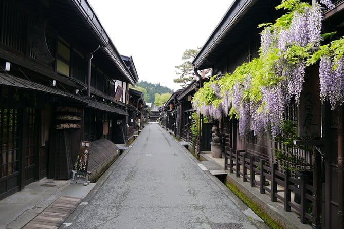 1-Day Shirakawago & Takayama Tour (Round Trip From Kanazawa) - Inclusions and Costs