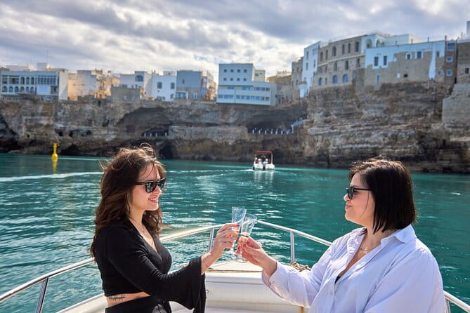 1 Hour and a Half Panoramic Tour of Polignano a Mare by Boat - Key Points