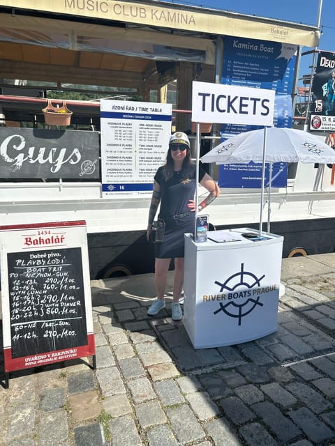 1 hour boat cruise with fragrant coffee and homemade strudel - Key Points / Takeaways