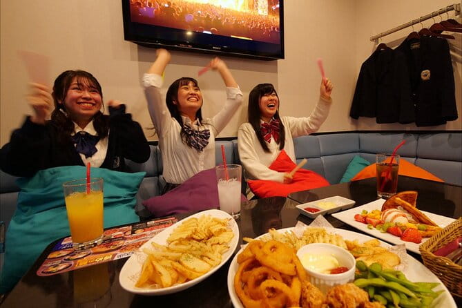 1 Hour Karaoke Room With Set Menu and Unlimited Drinks in Osaka - Facilities and Equipment