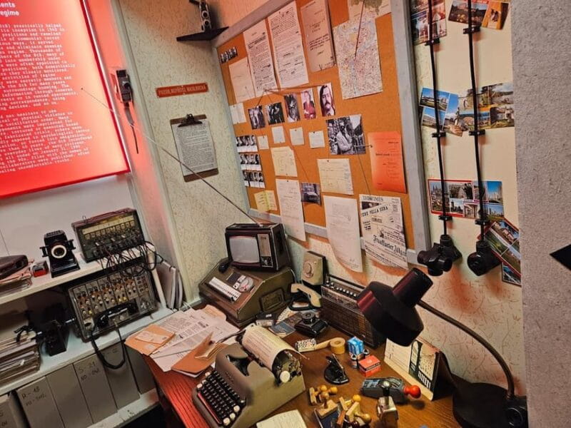 1-Hour Orientation Tour by Bus and Museum story of Prague - Key points / Takeaways