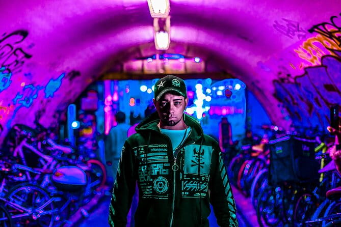 1 Hour Tokyo Cyberpunk Photo Session - Capture the Cyberpunk Essence