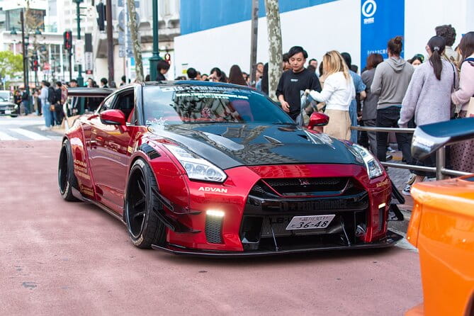 1 Hour Tokyo Tour in Liberty Walk Nissan GTR - Capture Your Memories With Professional Photography