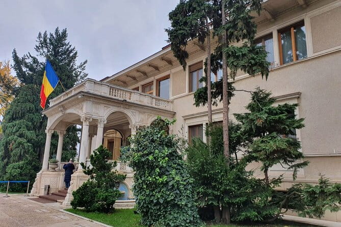 10 h Ceausescu Communism Private Tour in Bucharest plus Dracula's Grave - Exploring Bucharest’s Communist Past and Dracula’s Legend in a Day