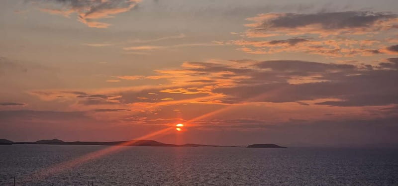 16th Century Mansion tour - Wine Bottle and Plateu Sunset! - The Itinerary: From Old Town to Sunset Bliss