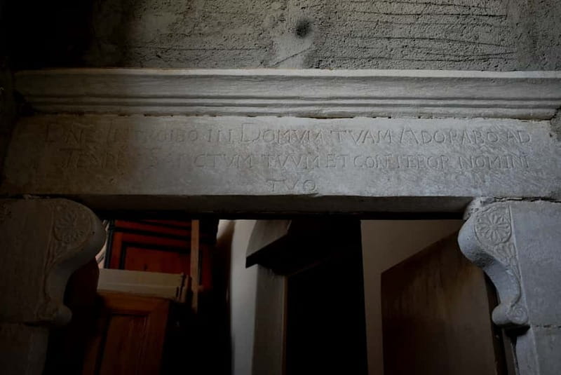 16th Century Mansion tour - Wine Bottle and Plateu Sunset! - Authentic Tales and Local Flavors