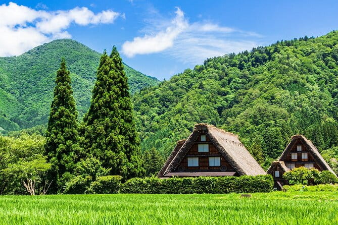 1DAY Private Shirakawago and Takayama With Public Bus From Nagoya - Itinerary