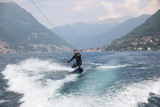 1H Wakeboard and Wakesurf on Lake Como with Mastercraft Boat - Who Should Consider This Experience?