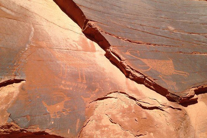 2.5 Hours of Monument Valleys Backcountry 4×4 Tour - Included Features