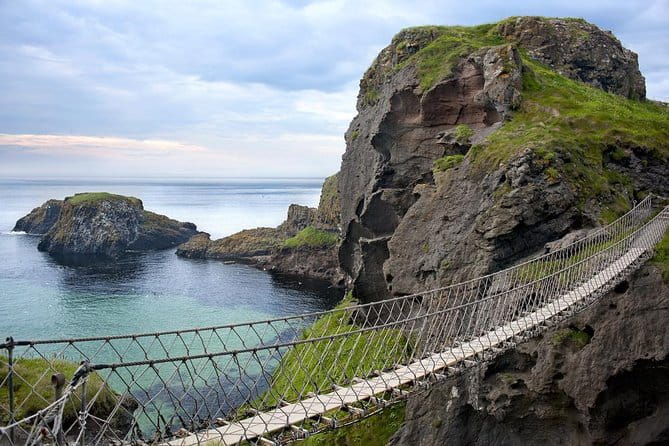 2-Day Northern Ireland Giants Causeway Private Luxury Car Tour - Key points / Takeaways
