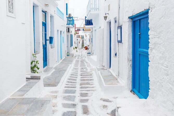 2-day Tour from Athens to Santorini and Mykonos - Who Will Appreciate This Tour?