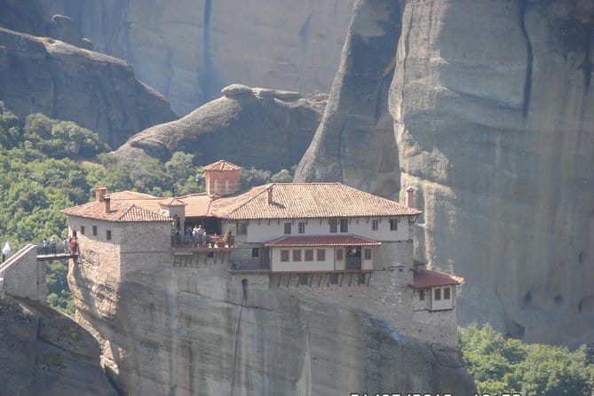 2 Day Transfer to Delphi - Meteora From Athens - What Makes This Tour Stand Out?