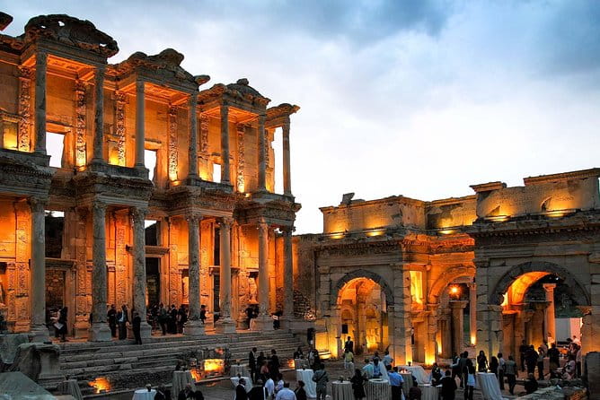 2 Days Private Ephesus and Pamukkale Tour - Exploring Ephesus: Walking Through Ancient Glory