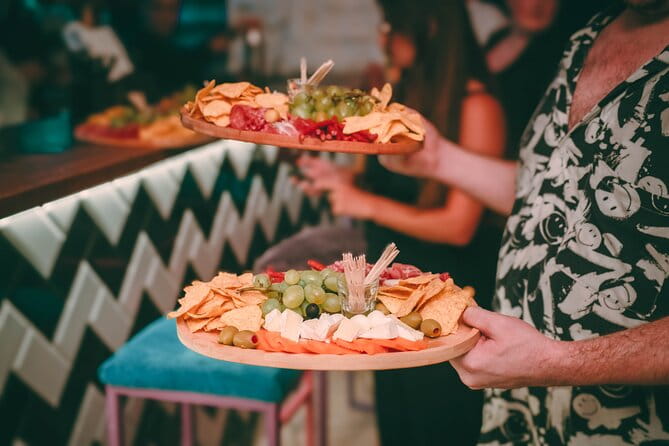 2 Hour Bottomless Brunch Experience with 3 Course Meal And Drinks - What Makes This Experience Stand Out?