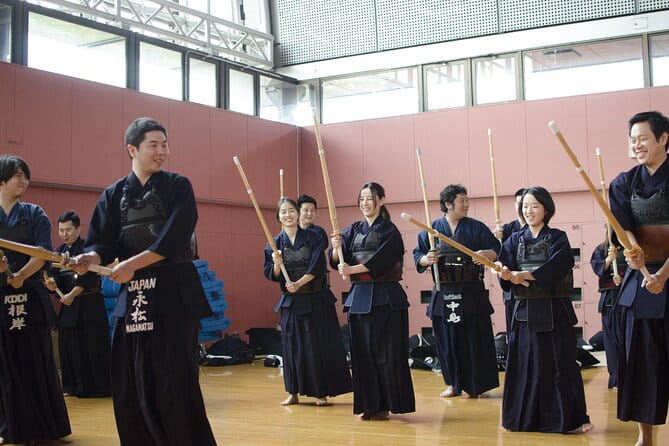 2-Hour Genuine Samurai Experience Through Kendo in Nagoya - Donning the Kendo Armor
