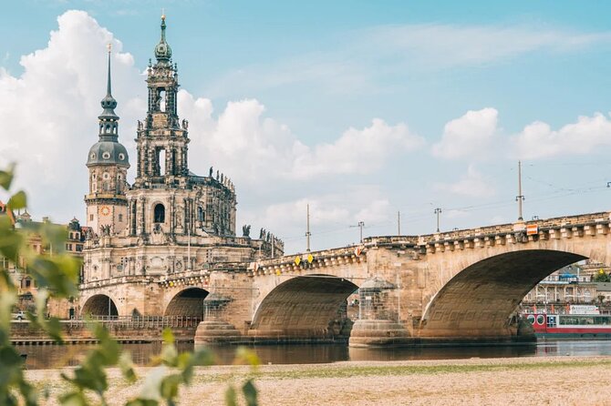 2 Hour Historical Walking Tour in Dresden - Duration and Timing