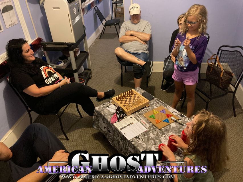 2 Hour Investigative Walking Ghost Tour of Downtown Orlando - Parking and Accessibility