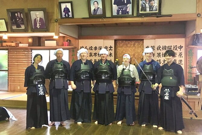 2-Hour Kendo Experience With English Instructor in Osaka Japan - Instructor and Class Size