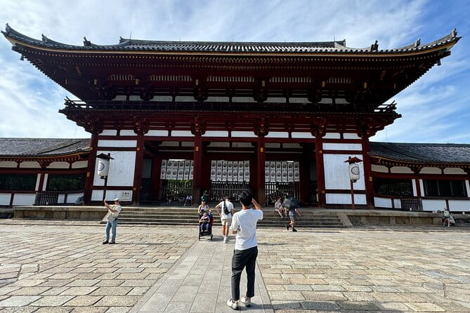 2-Hour Nara: Discover Every Bit of Tohdaiji-Temple Private Tour - Exploring Todai-ji Temple