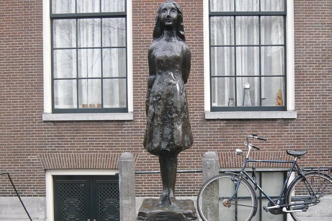 2-Hour Private Anne Frank Walking Tour with Drink - Deep Dive into the Experience