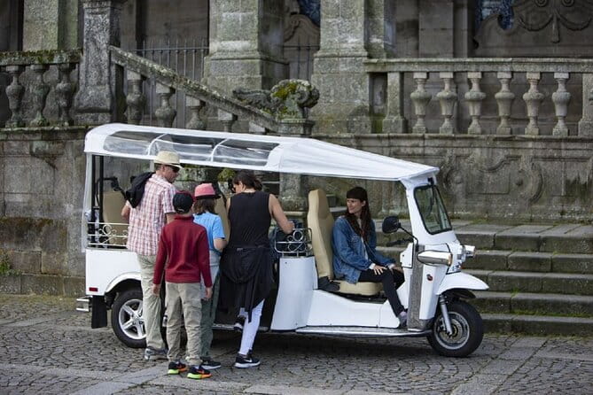 2 Hour Private Tuktuk Tour in Porto to Monastery and Cellars - FAQ