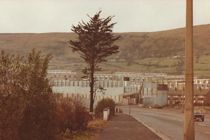 2 Hour Terror and Mural History Belfast taxi Private Tour - Crumlin Road Gaol and Legal History