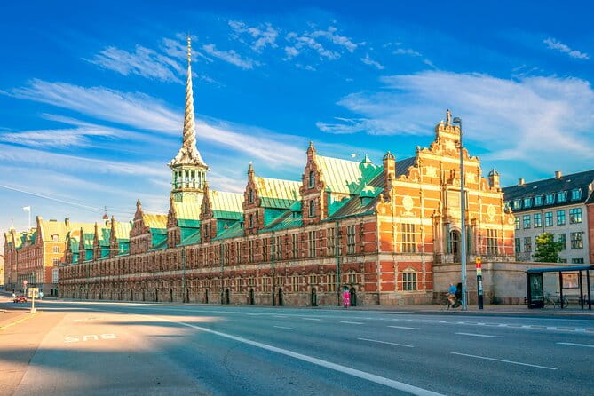 2-Hour Walking Introduction to Copenhagen and its Main Sights - Who Should Consider This Tour