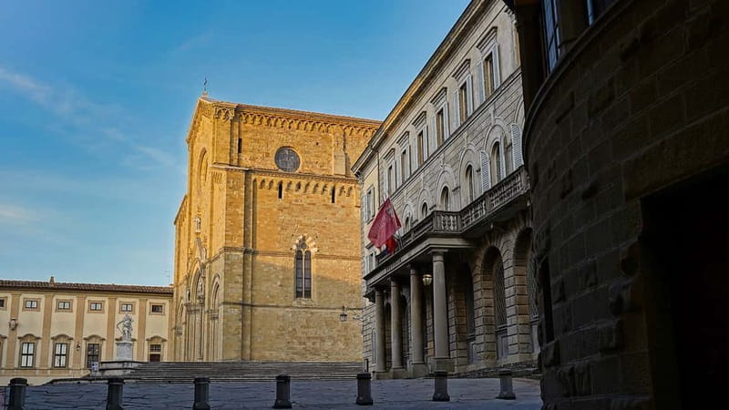 2 hours Arezzo group walking tour - Discovering Arezzo: The Essential Guide to a Flavourful Tuscan Town