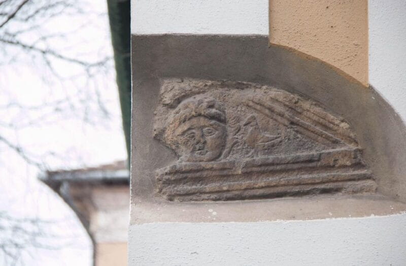 2 Hours Buda Castle Walking Tour - Walk with a Historian - A Journey Through Budapest’s Castle District: What to Expect