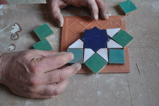 2 hours Craft workshop "The Alhambra with your hands" - An In-Depth Look at "The Alhambra with Your Hands" Workshop