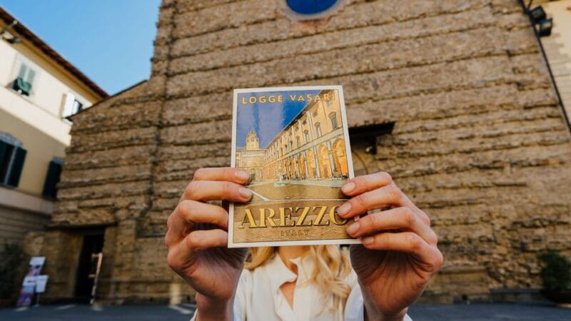 2 Hours Free Arezzo tour without the use of your smartphone - Entering Arezzo: A Step Back in Time