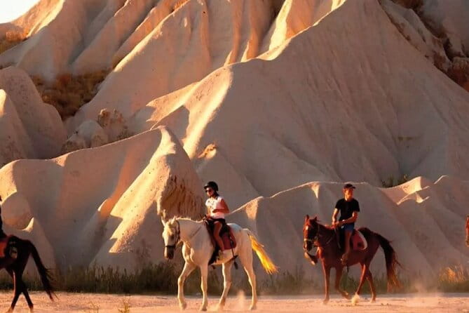 2 Hours Horseback Riding Tour Through the Valleys of Cappadocia - Exploring Cappadocia on Horseback: A Deep Dive