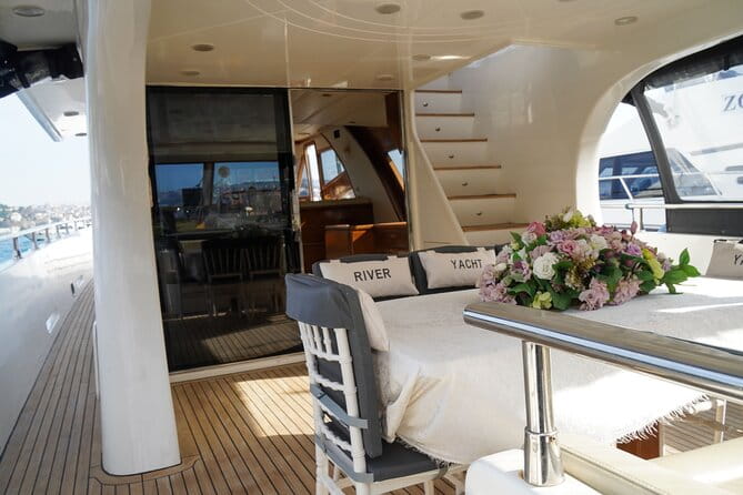 2-Hours Luxury Private Yacht Cruise on Bosphorus Istanbul - Who This Tour Is Best For