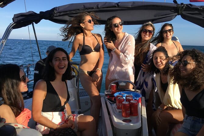 2 Hours Private sailing trip from Barcelona with open bar - FAQ