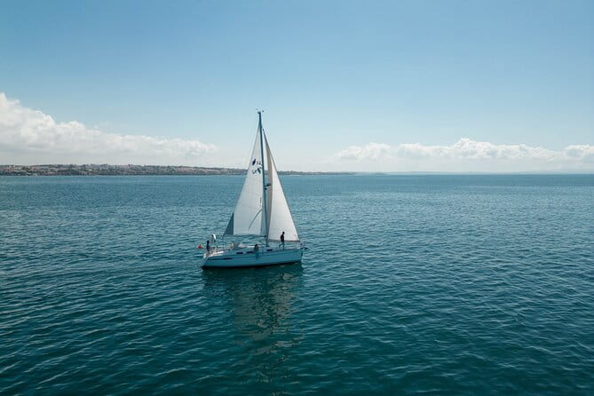 2 hours Private sunset experience by sailboat in Cascais - Who is this tour best for?