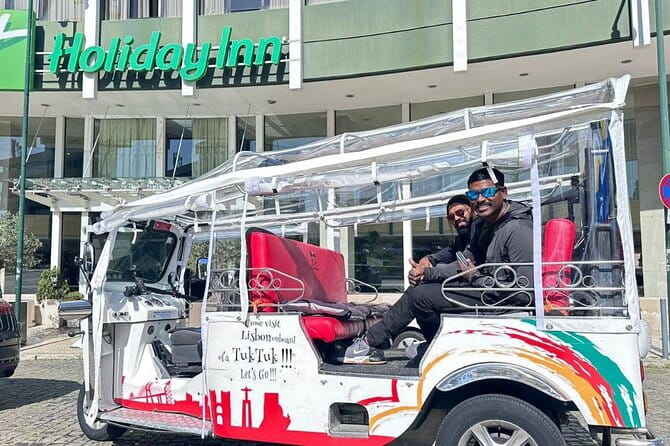 2 Hours Private Tuk Tuk Tour in Lisbon - The Experience in Detail